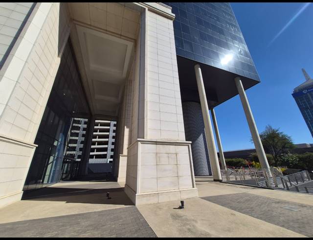 1,827M² OFFICE TO LET IN SANDTON CENTRAL